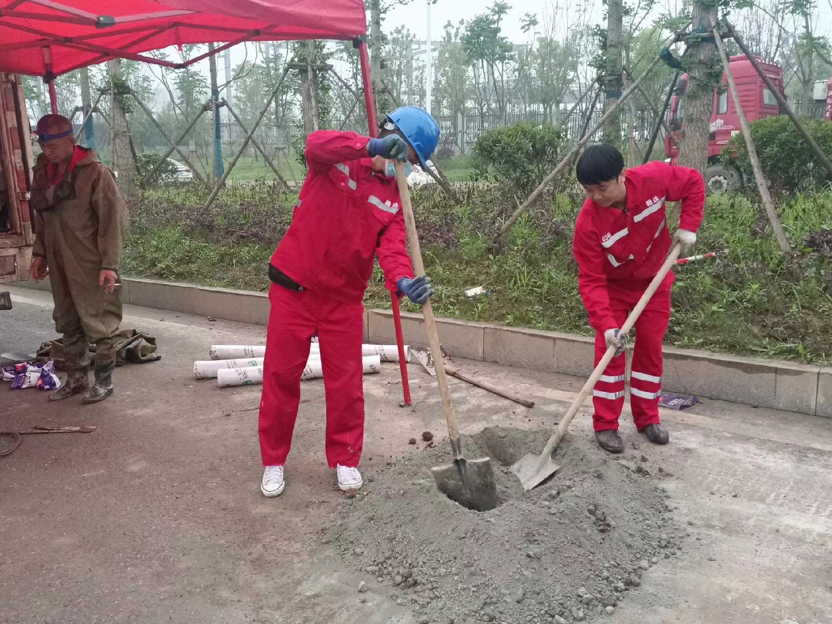 卫东管道疏通哪家好】及时进行市政管道清淤