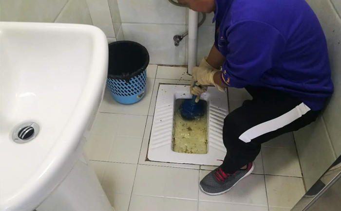 卫东疏通蹲坑